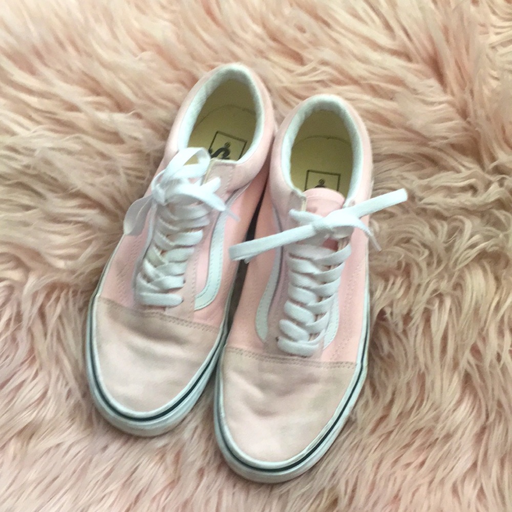 Van’s Pink/White, size 8.5wmn. Good condition will be cleaned before shipping